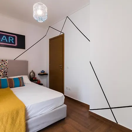 Апартаменты Athenian Stylish 2 Bdrm