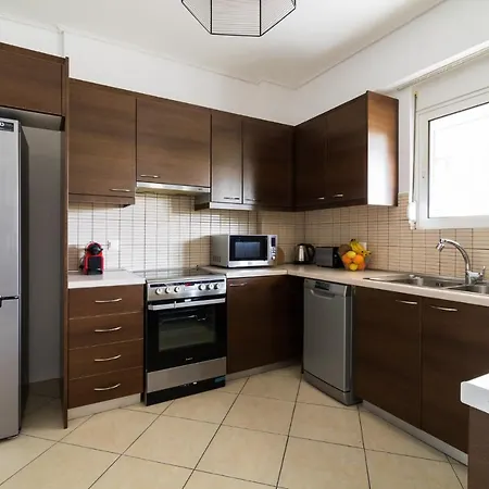 Апартаменты Athenian Stylish 2 Bdrm