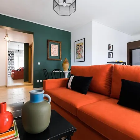 Athenian Stylish 2 Bdrm * Афины
