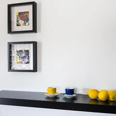 Athenian Stylish 2 Bdrm Апартаменты *